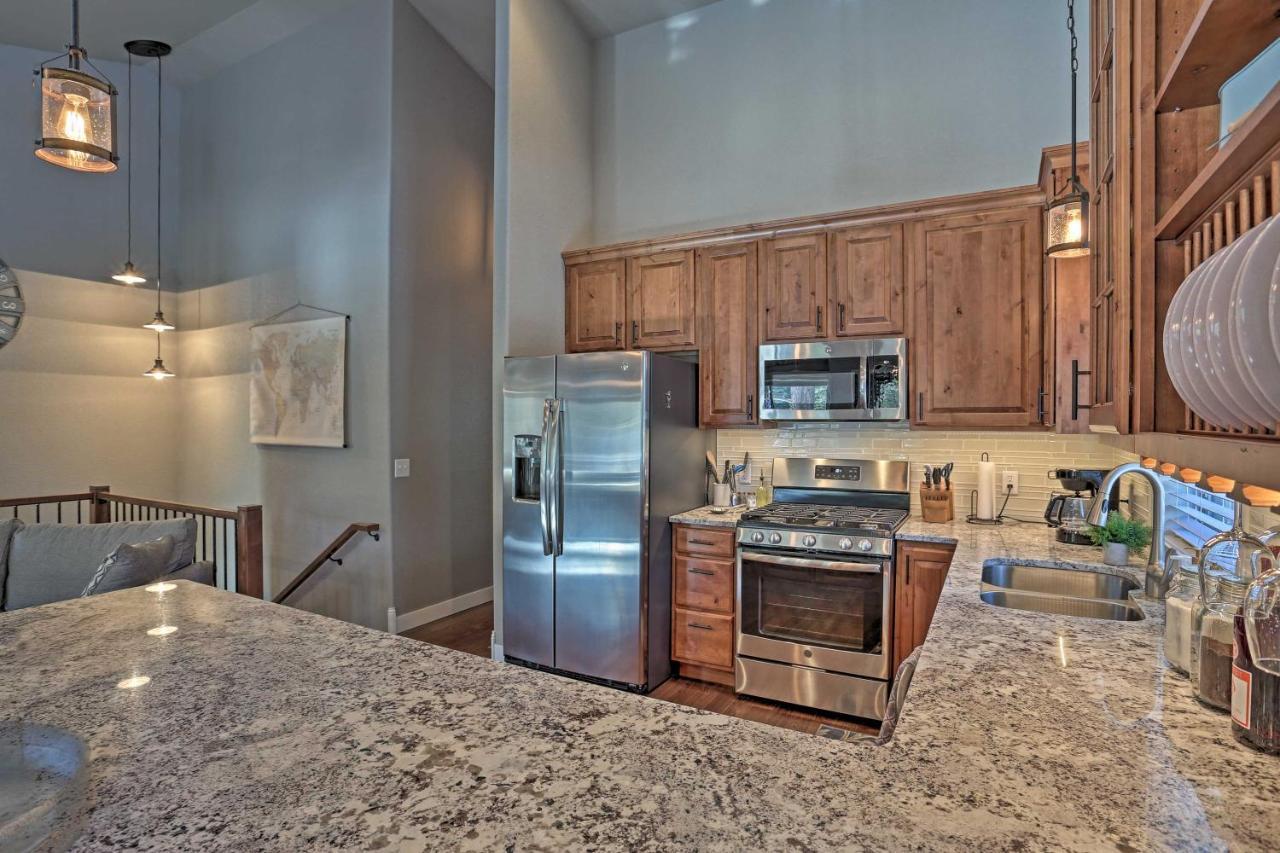 Lead Family Home With Hot Tub, 2 Mi To Deer Mountain エクステリア 写真