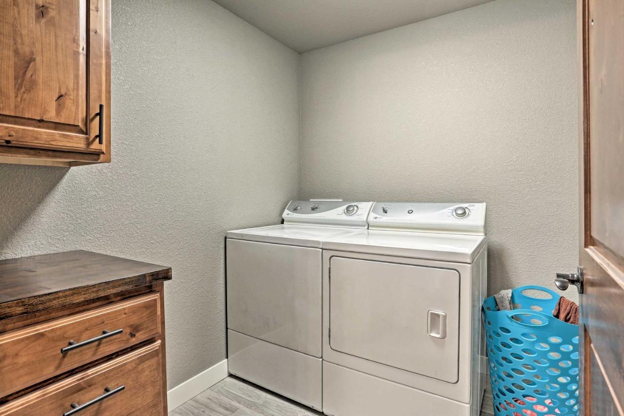 Lead Family Home With Hot Tub, 2 Mi To Deer Mountain エクステリア 写真
