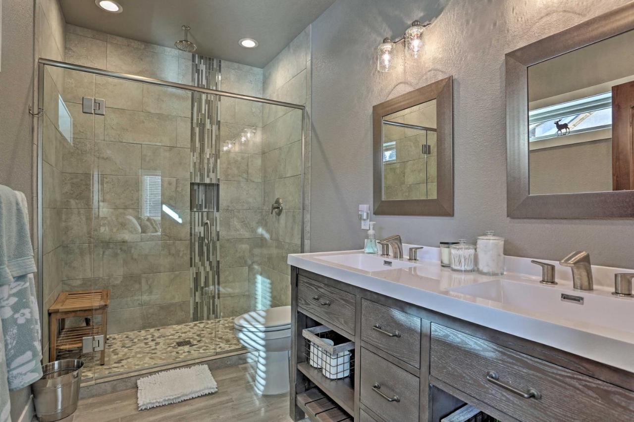 Lead Family Home With Hot Tub, 2 Mi To Deer Mountain エクステリア 写真